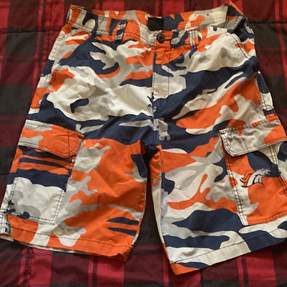 Mens Denver Broncos camo cargo shorts size 36